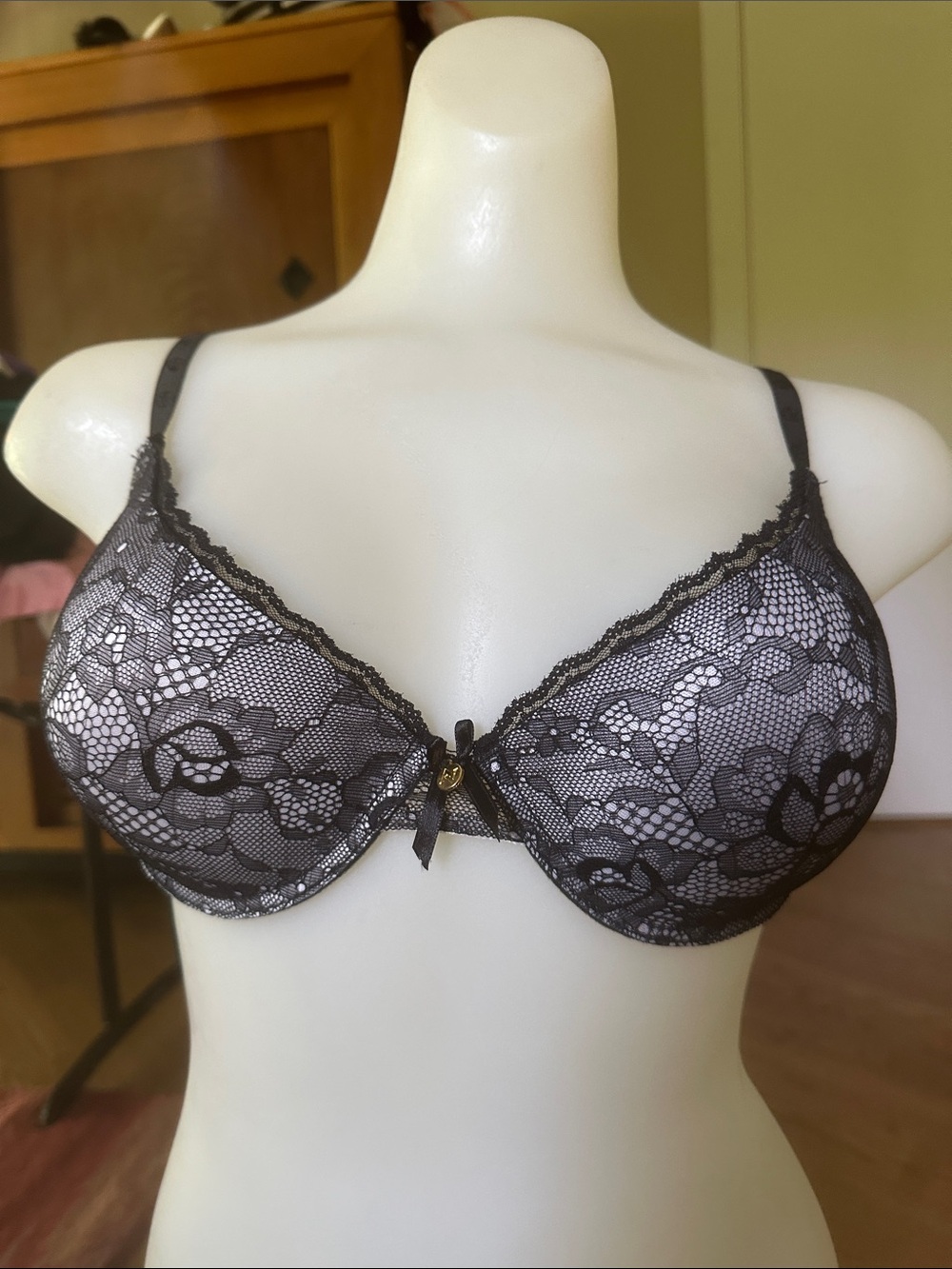 Women's Black Lace Underwire Bra - Adrienne Vittadini 36C
